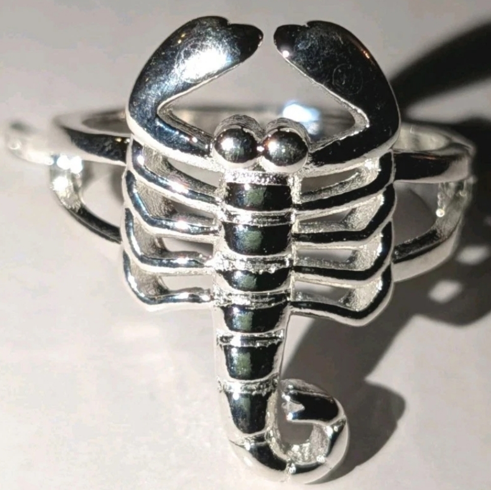 High Quality Bold Retro Unisex Detailed Scorpion Ring Size 9 Sterling Silver
